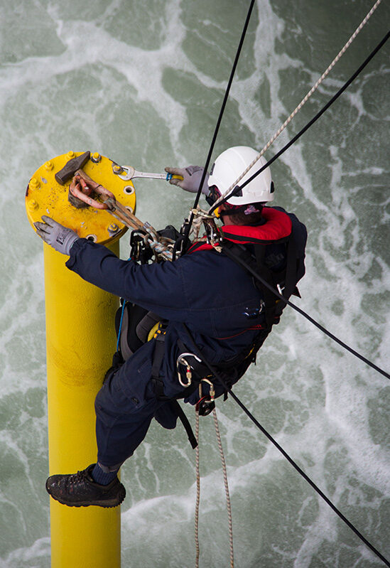 Rope access services with NDE Offshore